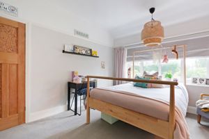 Furniss Avenue Dore